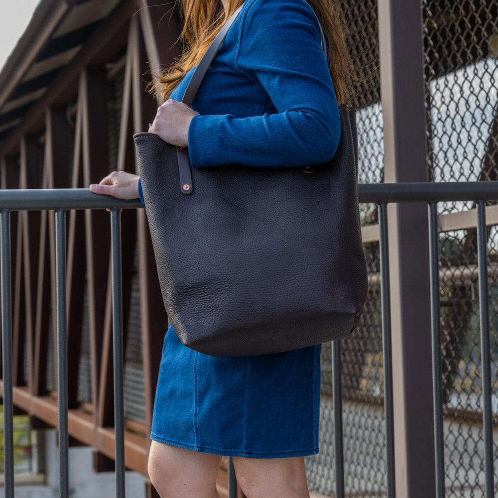 AVERY LEATHER TOTE BAG - SLIM LARGE - MOCHA