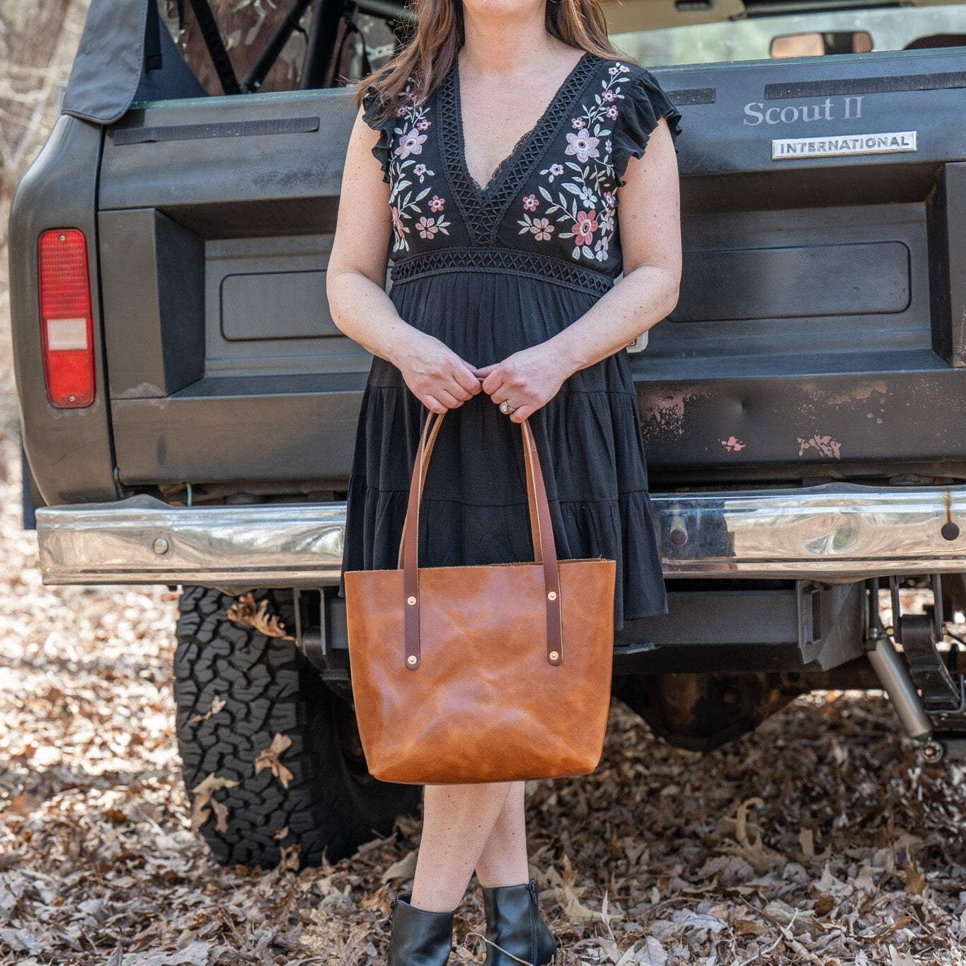 AVERY LEATHER TOTE BAG - SMALL - CARAMEL