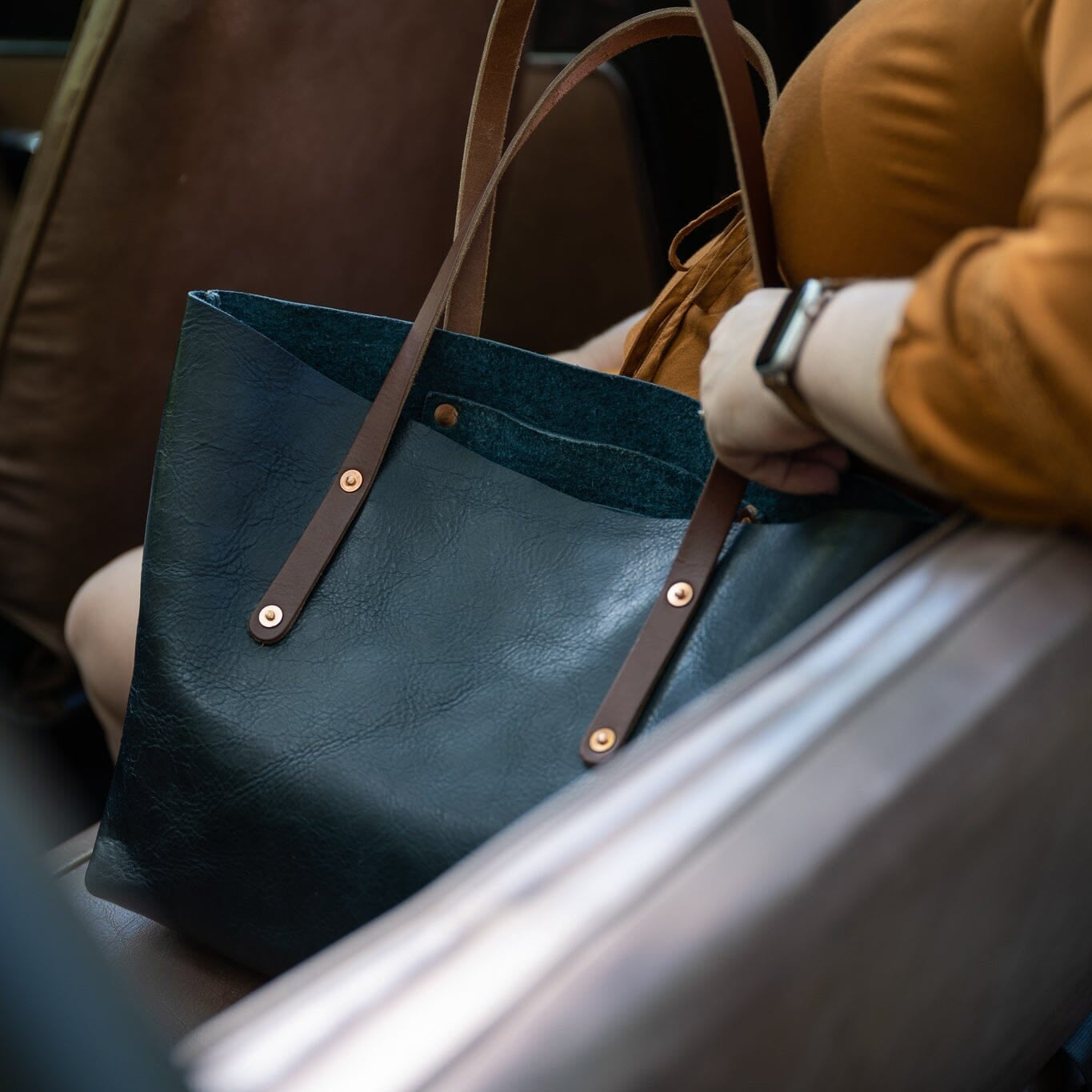 AVERY LEATHER TOTE BAG - LARGE - INDIGO BISON