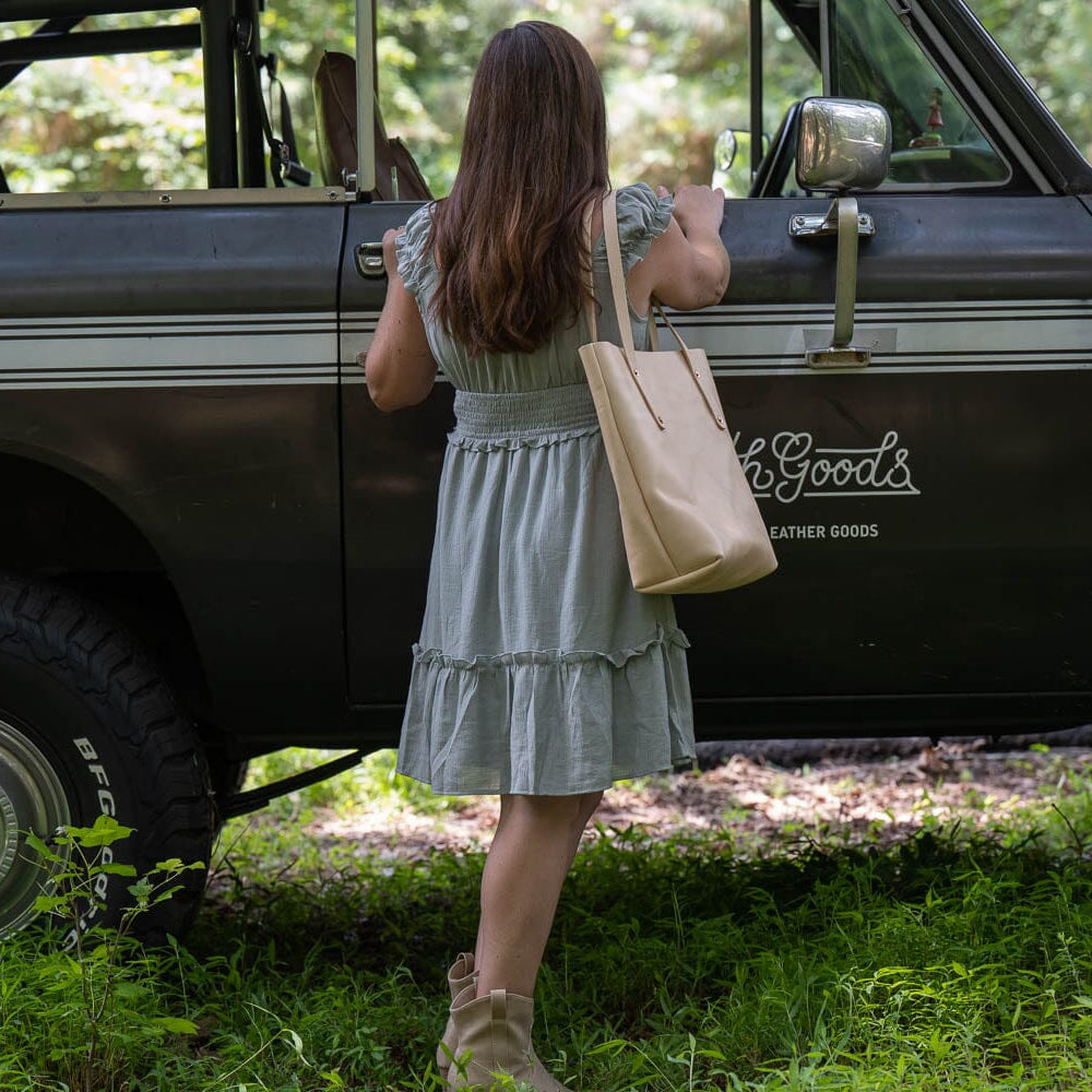 AVERY LEATHER TOTE BAG - SLIM MEDIUM - NATURAL VEG TAN