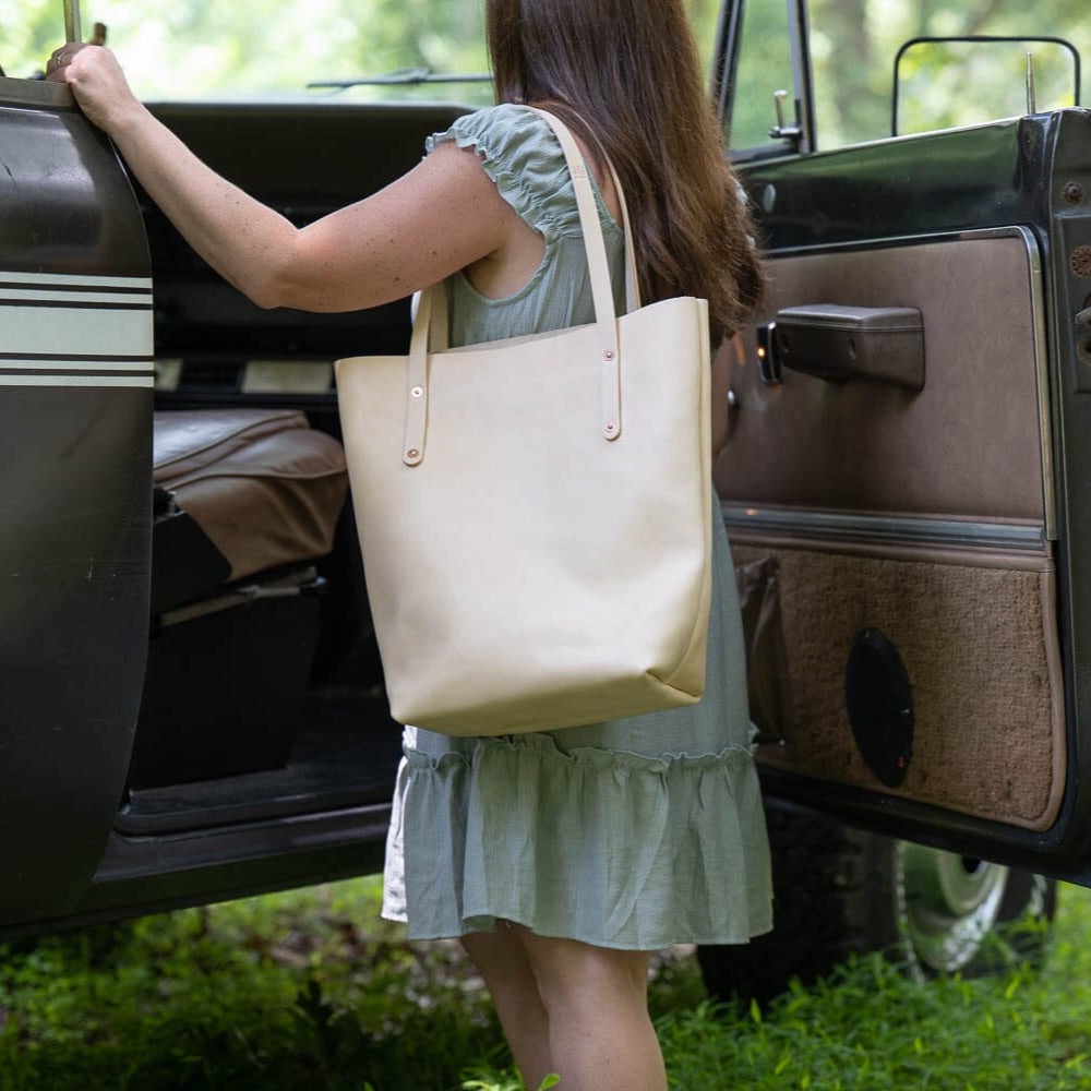 AVERY LEATHER TOTE BAG - SLIM LARGE - NATURAL VEG TAN
