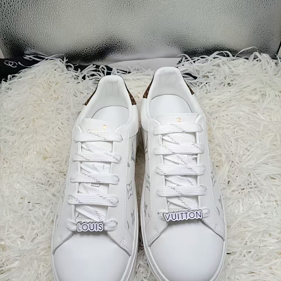 White Clear Color Simple Style  V logo Women's Sneakers
