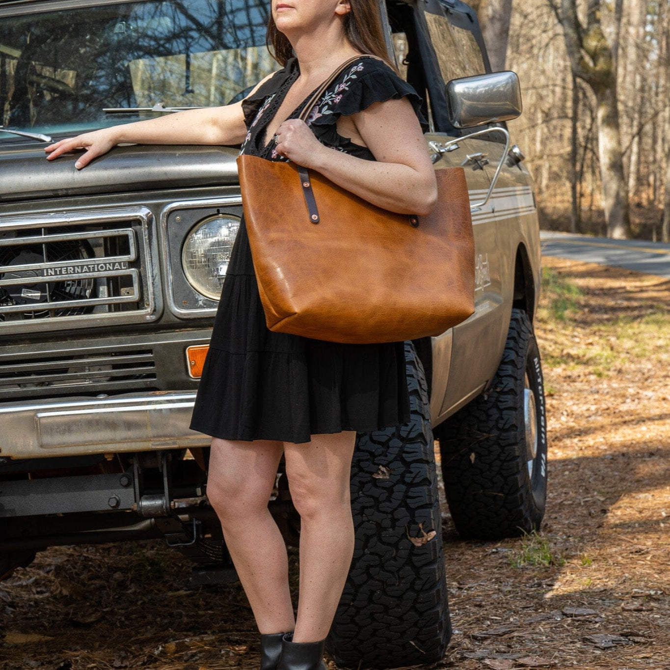 AVERY LEATHER TOTE BAG - LARGE - PEANUT BISON