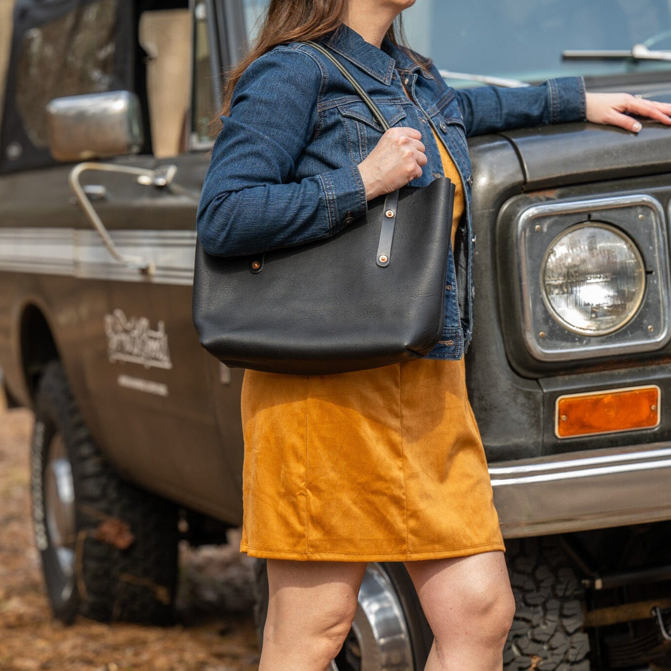 AVERY LEATHER TOTE BAG - SMALL - BLACK