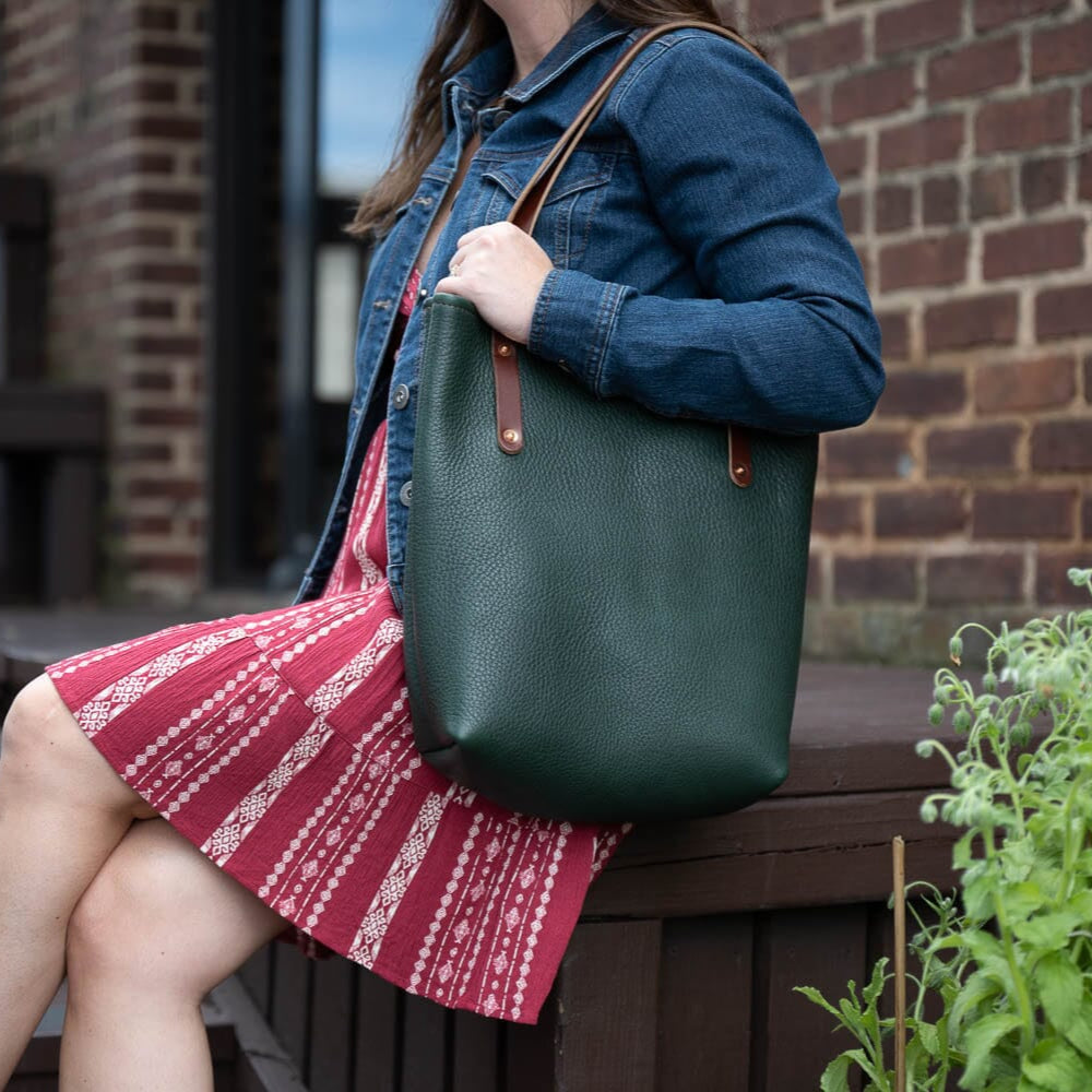AVERY LEATHER TOTE BAG - SLIM MEDIUM - FOREST GREEN