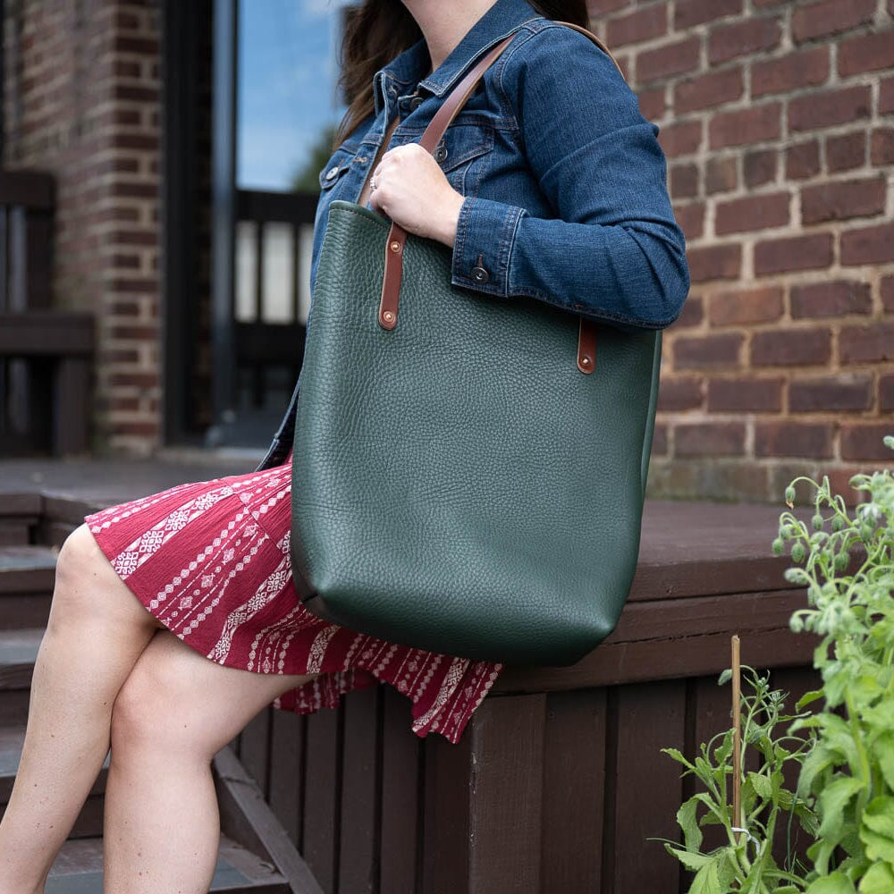 AVERY LEATHER TOTE BAG - SLIM LARGE - FOREST GREEN
