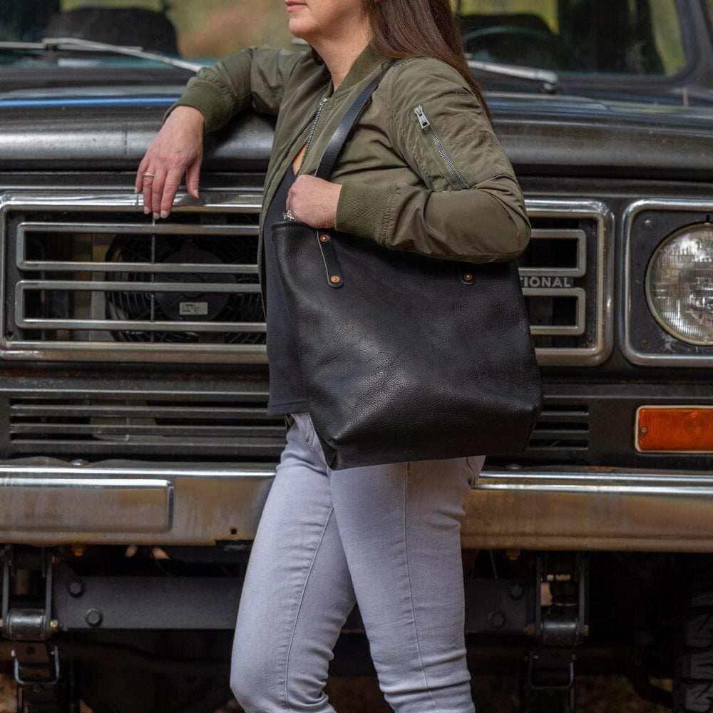 AVERY LEATHER TOTE BAG - SLIM MEDIUM - BLACK BISON