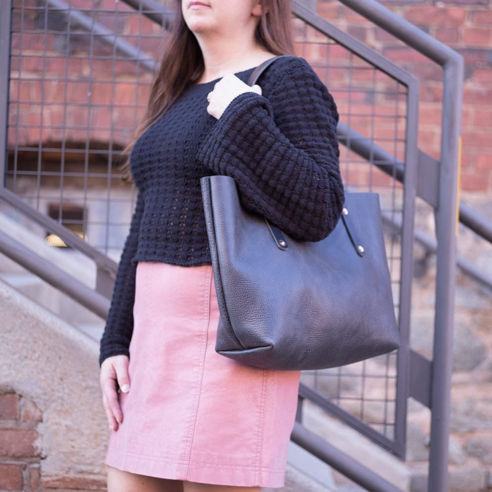 AVERY LEATHER TOTE BAG - MEDIUM - RAVEN
