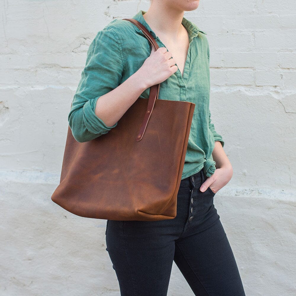 AVERY LEATHER TOTE BAG - LARGE - FUCHSIA