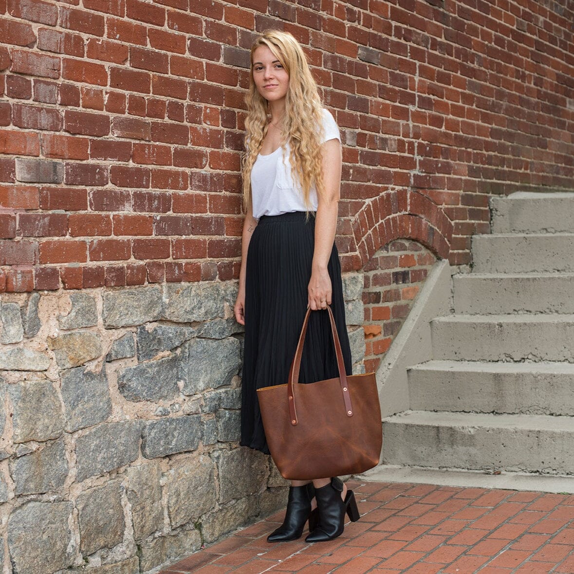 AVERY LEATHER TOTE BAG - MEDIUM - SADDLE