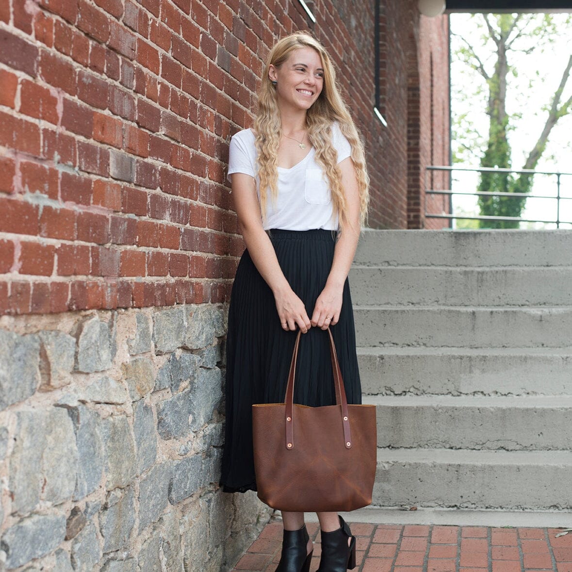 AVERY LEATHER TOTE BAG - MEDIUM - SADDLE