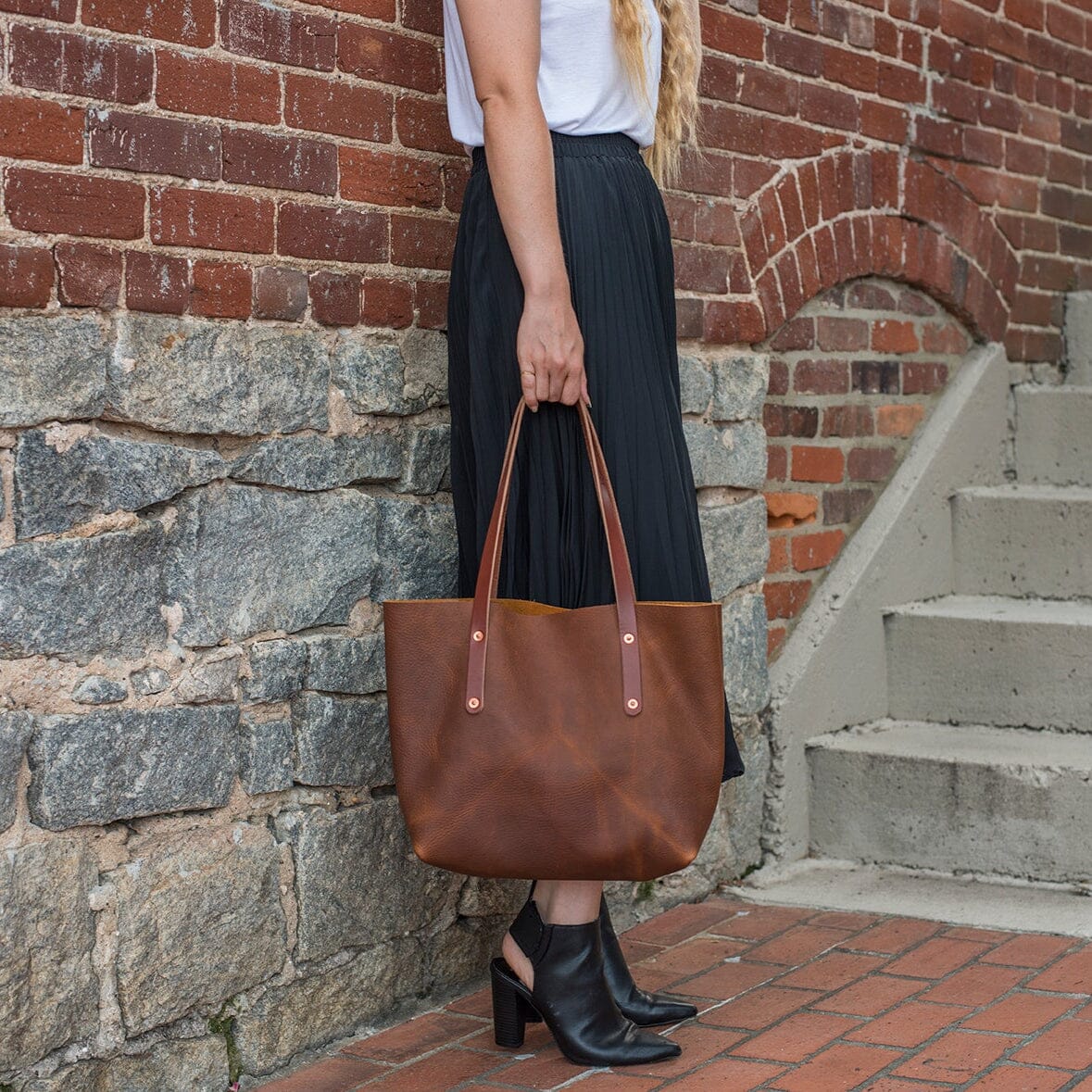 AVERY LEATHER TOTE BAG - MEDIUM - SADDLE